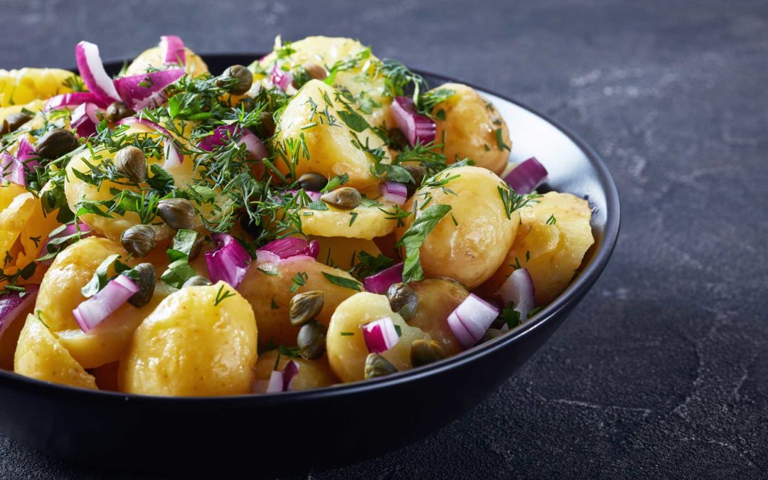 La salade de pommes de terre aux herbes